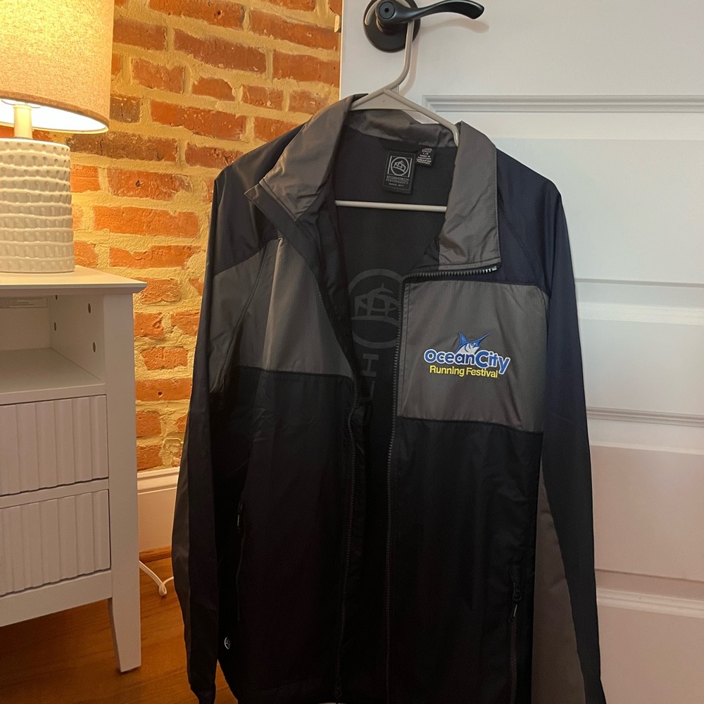 Storm Men's Black and Gray Windbreaker